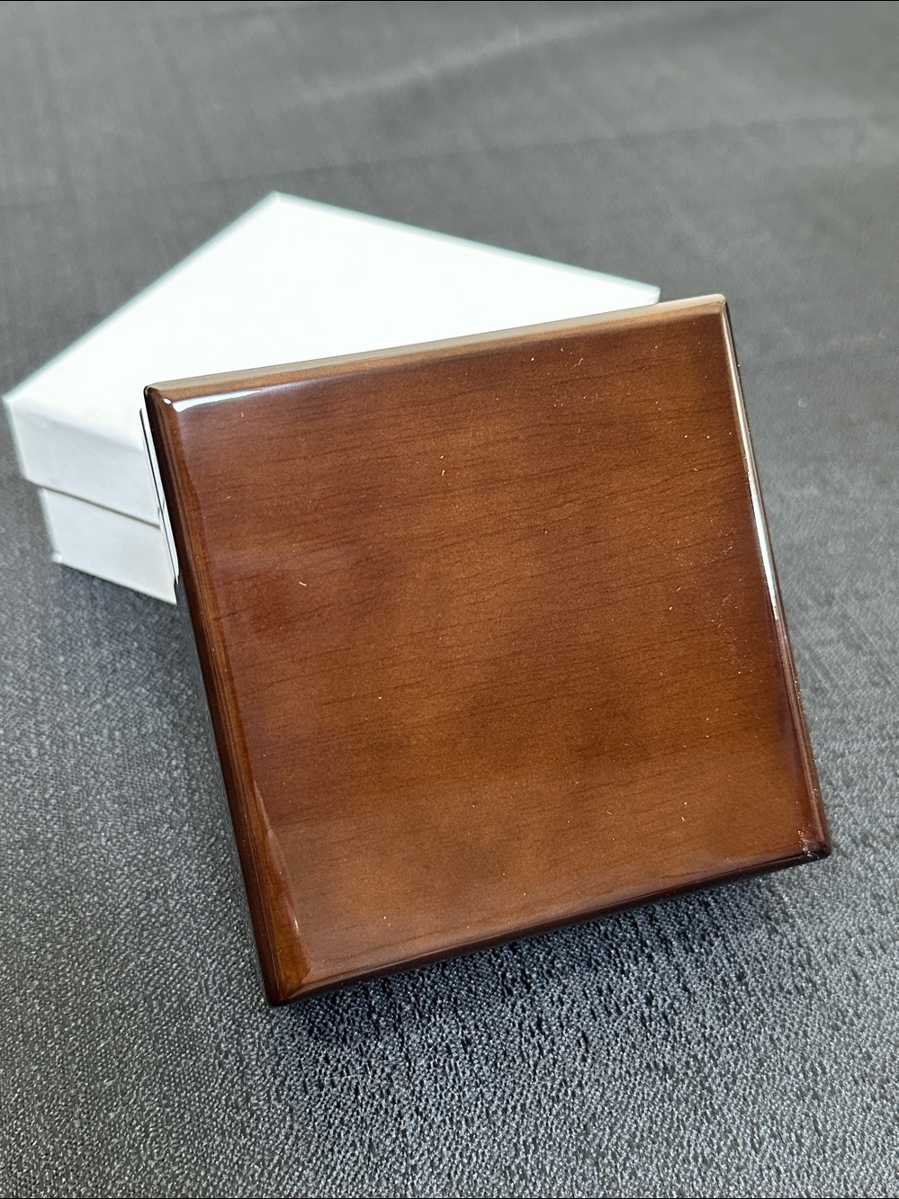 Premium High Gloss Brown Lacquer Wood Pendant Necklace Presentation Gift Box NEW